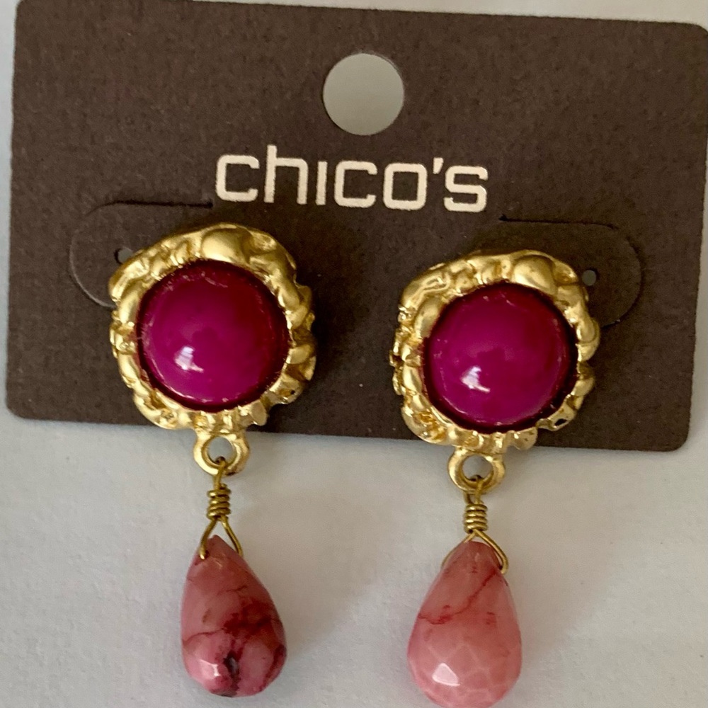 Chico’s magenta color drop earrings